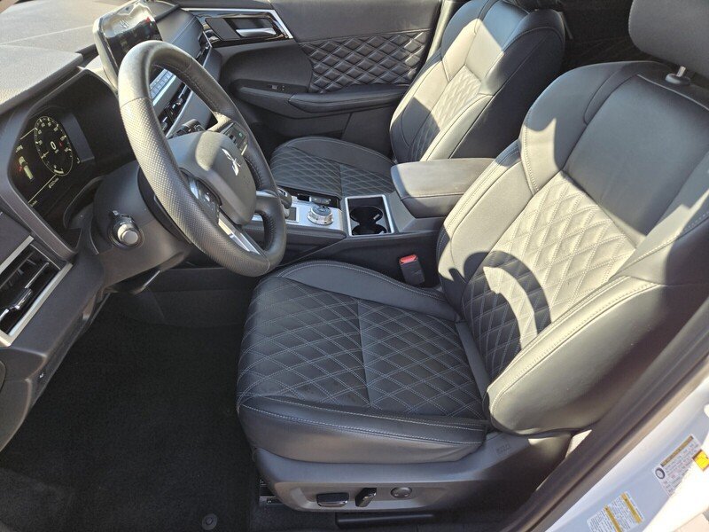 Used 2024 Mitsubishi Outlander SEL FWD image 11