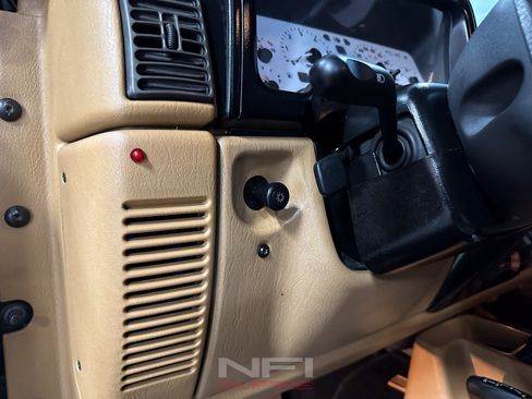 Used 1997 Jeep Wrangler Sport AWD/4WD image 32