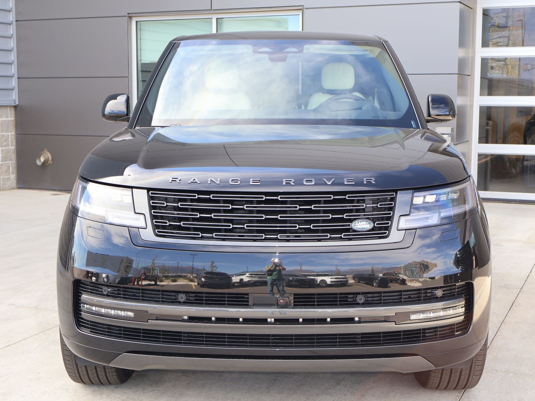New 2027 Land Rover Range Rover SE AWD/4WD image 2