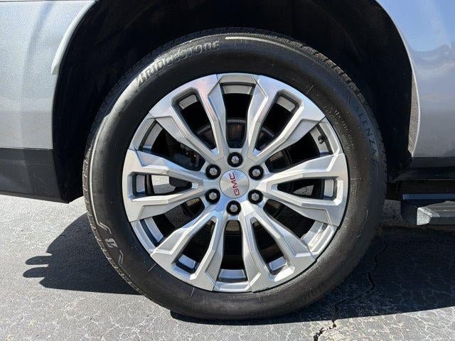 Used 2023 GMC Yukon XL Denali w/ Denali Reserve Package AWD/4WD image 19