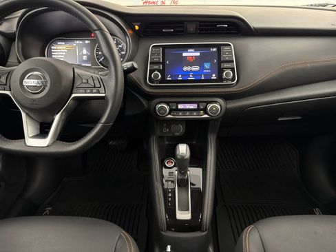 Used 2019 Nissan Kicks SR w/ SR Premium Package FWD image 18
