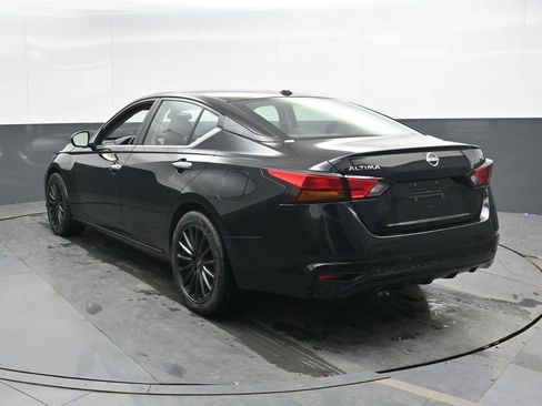Used 2023 Nissan Altima 2.5 SV FWD image 11