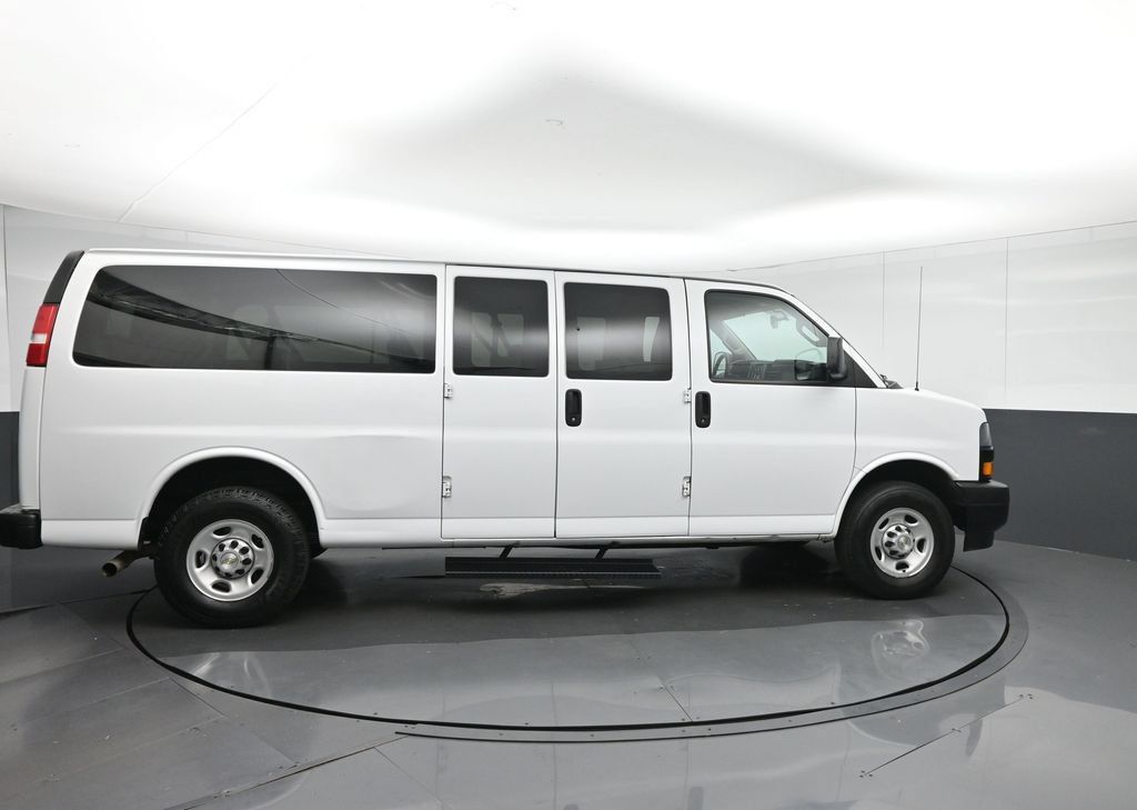 Used 2023 Chevrolet Express 3500 LS RWD image 8