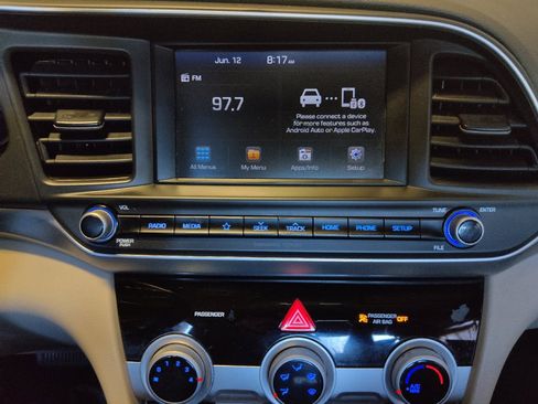 Used 2019 Hyundai Elantra SEL FWD image 24