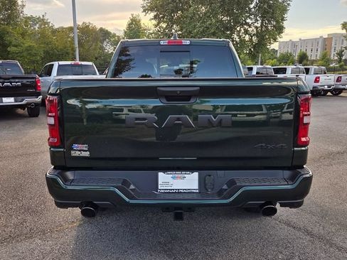 New 2026 RAM 1500 Express AWD/4WD image 4