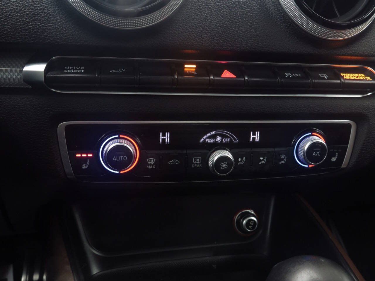 Used 2016 Audi A3 e-tron Prestige w/ Prestige Package FWD image 22