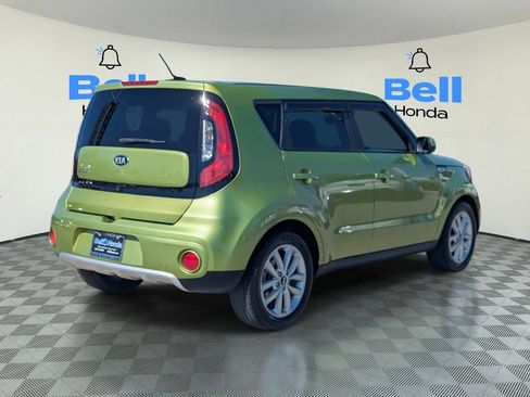 Used 2018 Kia Soul + image 4
