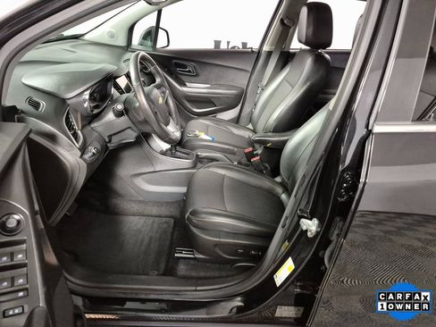 Used 2019 Chevrolet Trax LT w/ LT Convenience Package image 9