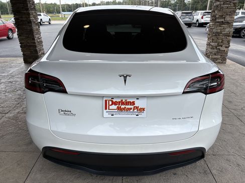 Used 2023 Tesla Model Y Long Range AWD/4WD image 7