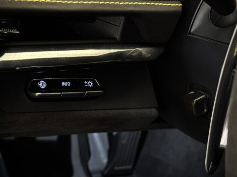 Used 2024 Chevrolet Corvette Stingray Premium Cpe w/ Z51 Performance Package image 12