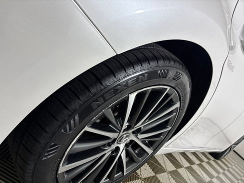 Used 2024 Lexus ES 350 w/ Premium Package FWD image 35