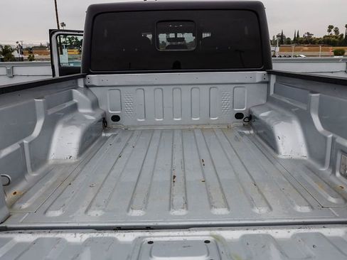 Used 2023 Jeep Gladiator Overland AWD/4WD image 30