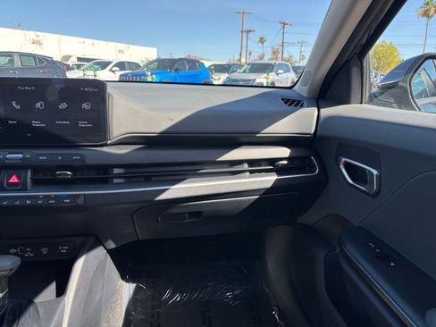 Used 2025 Kia K4 FWD image 34