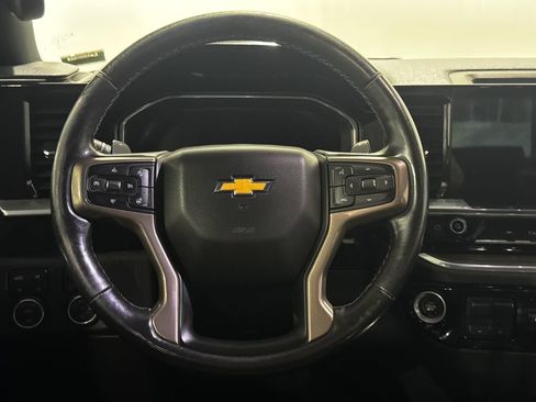 Used 2022 Chevrolet Silverado 1500 High Country w/ Z71 Off-Road Package AWD/4WD image 5