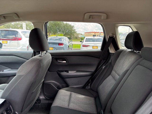 Used 2025 Nissan Rogue SV AWD/4WD image 19