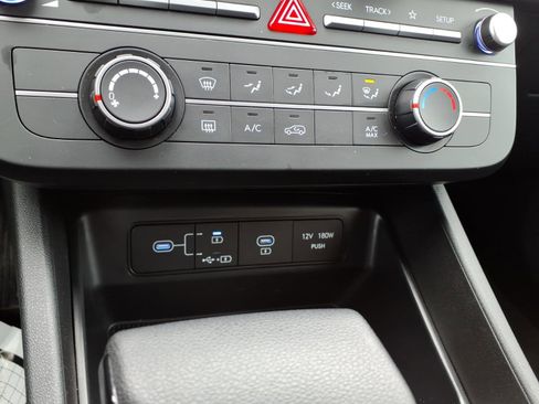 Certified 2025 Hyundai Tucson SE FWD image 23
