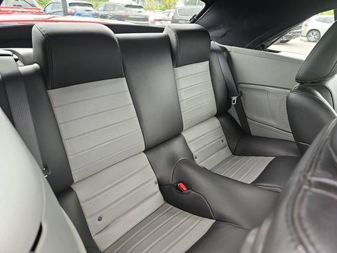 Used 2009 Ford Mustang GT RWD image 15