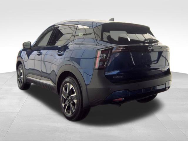 Used 2026 Nissan Kicks SR AWD/4WD image 5