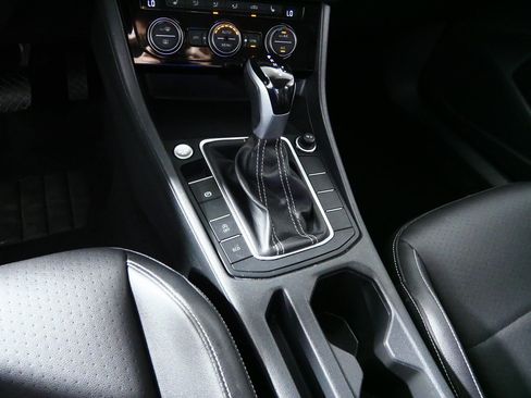 Used 2024 Volkswagen Jetta SE FWD image 24