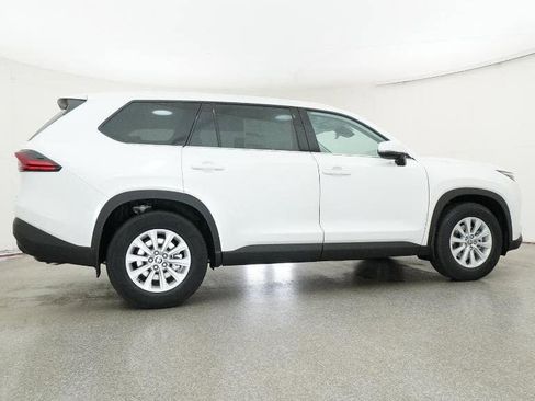 New 2026 Toyota Grand Highlander FWD image 26