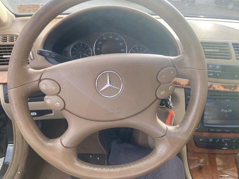 Used 2007 Mercedes-Benz E 350 Sedan image 32