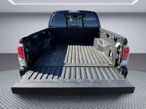 Used 2021 Toyota Tacoma TRD Sport AWD/4WD image 8