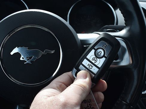 Used 2021 Ford Mustang GT Premium image 9