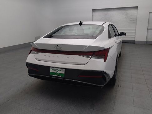 Used 2025 Hyundai Elantra SEL FWD image 7