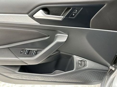Certified 2023 Volkswagen Jetta SE FWD image 13