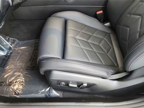 Used 2025 BMW 540i xDrive image 34