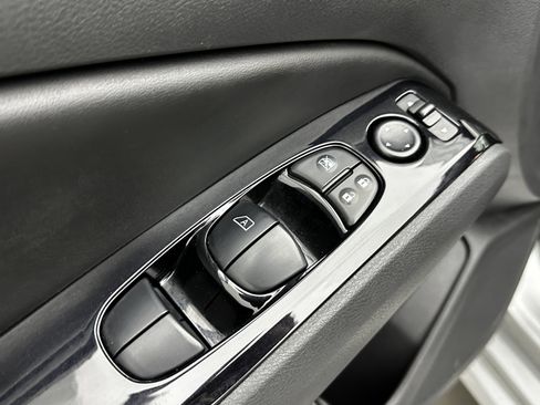 Used 2023 Nissan Altima 2.5 SV image 11