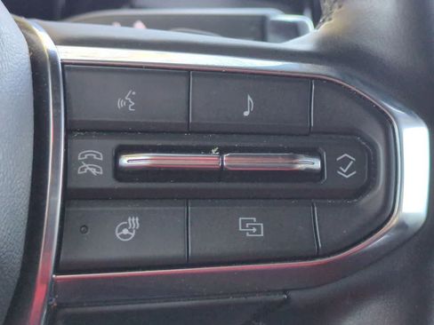 Used 2025 GMC Acadia Elevation image 25