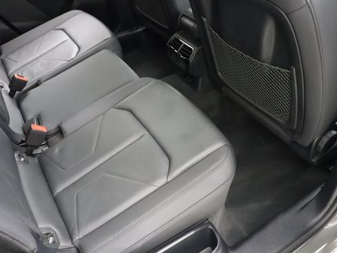 Used 2020 Audi Q3 2.0T Premium AWD/4WD image 36