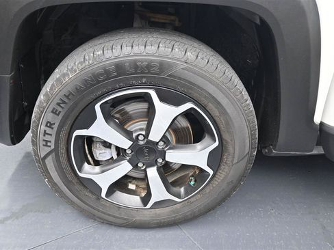 Used 2019 Jeep Renegade Trailhawk w/ Cold Weather Group II AWD/4WD image 16