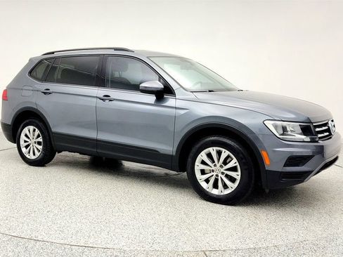 Used 2018 Volkswagen Tiguan S image 3