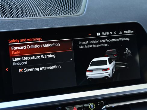 Used 2022 BMW 330e w/ M Sport Package image 34