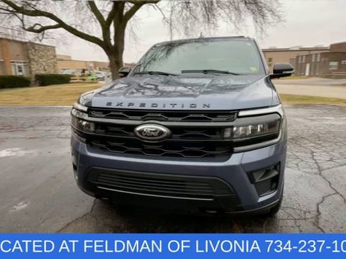 Used 2022 Ford Expedition Limited image 3