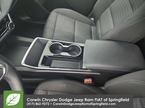 Used 2025 Chevrolet Equinox LT image 30