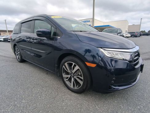 Used 2024 Honda Odyssey Touring image 2