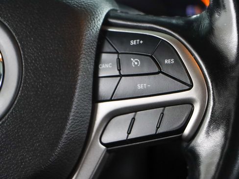 Used 2022 Jeep Grand Cherokee Limited image 14