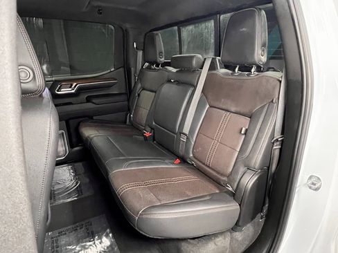 Used 2023 Chevrolet Silverado 1500 High Country image 14