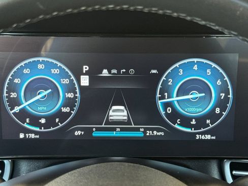 Used 2025 Hyundai Elantra SEL FWD image 25