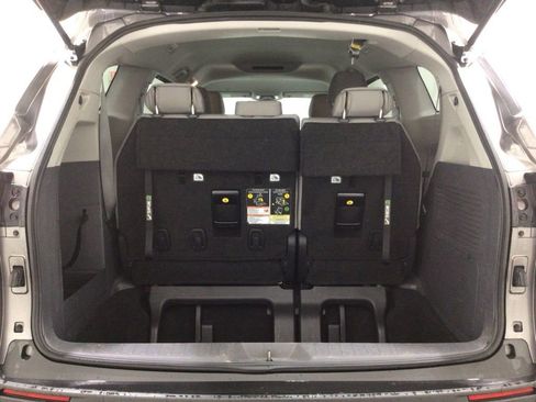 Used 2024 Toyota Sienna LE image 22