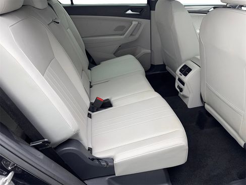 Used 2024 Volkswagen Tiguan SE R-Line image 42