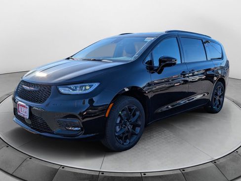 New 2026 Chrysler Pacifica Limited w/ S Appearance Package AWD/4WD image 6