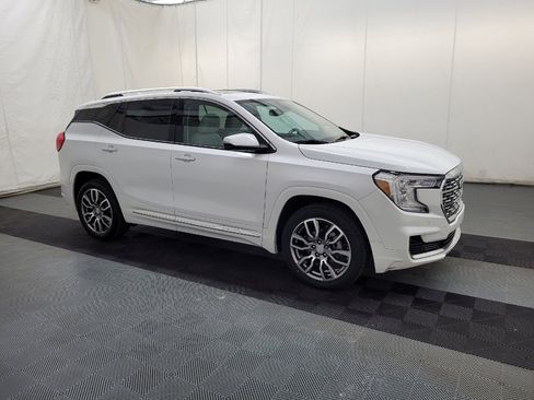 Used 2022 GMC Terrain Denali w/ LPO, Floor Liner Package AWD/4WD image 11