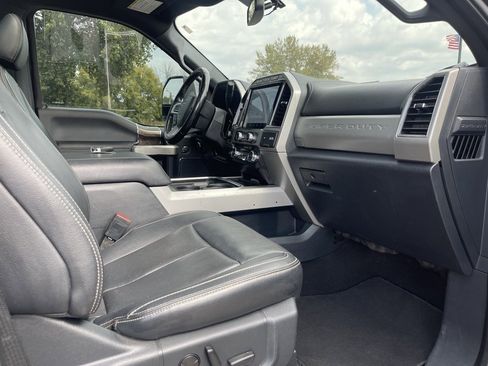 Used 2022 Ford F250 Lariat w/ Black Appearance Package image 37