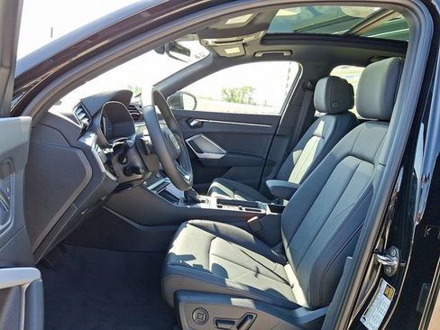 Used 2025 Audi Q3 2.0T Premium w/ Convenience Package AWD/4WD image 9
