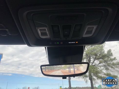 Used 2025 GMC Sierra 2500 AT4X image 40