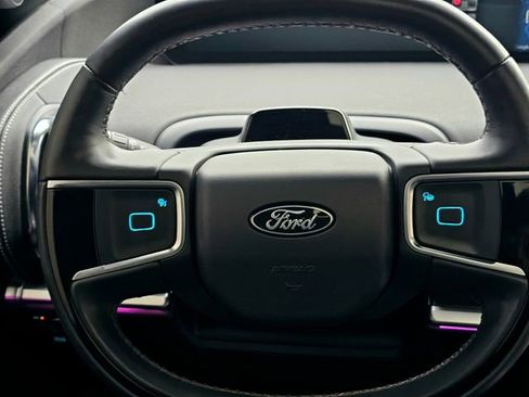 Used 2025 Ford Expedition Max Platinum w/ Stealth Appearance Package image 33